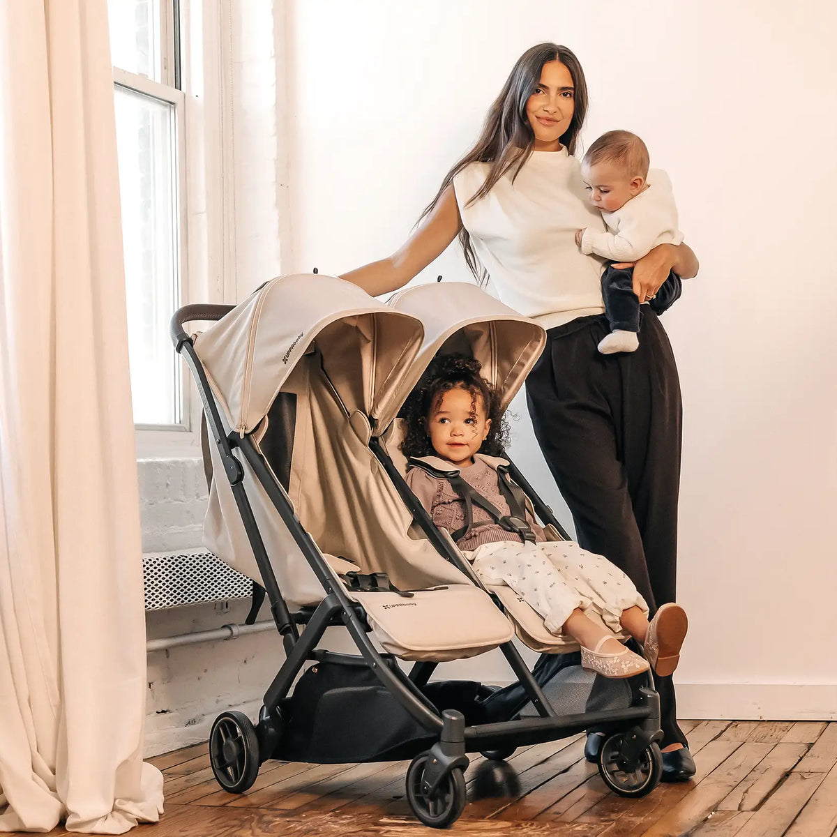 Uppababy Minu Duo Stroller Ada Sandstone Carbon Frame Met Kastanje Bruin Leer Nieuw