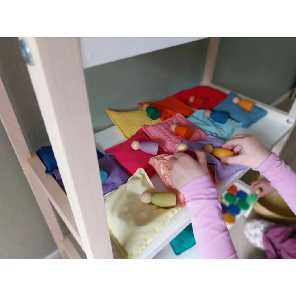 Pit&Play Sensorische Regenbogen-Bohnensäckchen + Gratis Spieltuch aus Baumwolle Medium Fade Rainbow