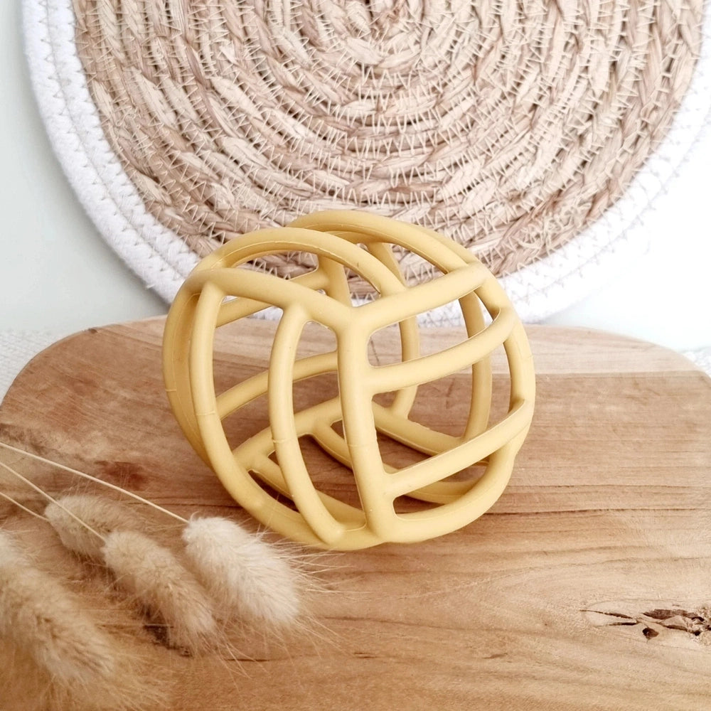 Rammelaartje Siliconen Flexibele Motoriek Bal - Okergeel