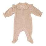 BABYPAKJE IN SUPERZACHTE VELOURS CAMEL MET RUFFLES